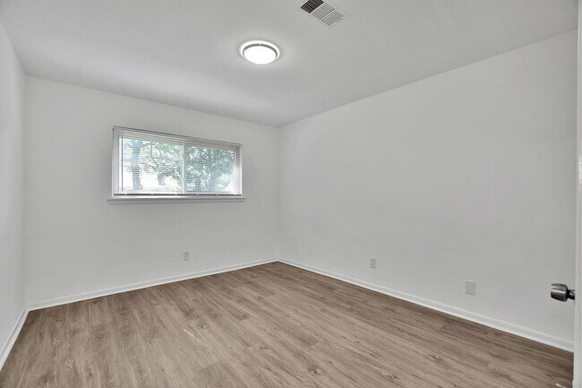 Building Photo - 10513 Moorberry Ln