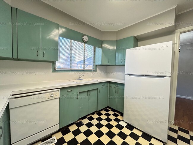 Building Photo - For Lease | Brookside | $1250 Rent