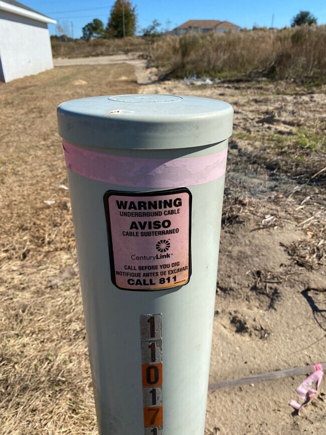 Building Photo - Desirable SW Ocala Neighborhood 3/2/2 *WON'T LAST*