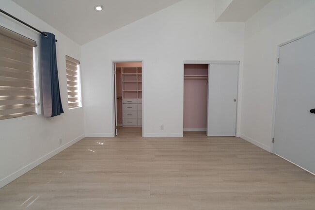 Building Photo - BEAUTIFUL 4 Bed 3 Bath unit