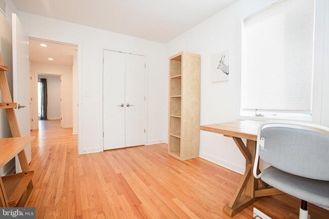 Building Photo - 92 Overbrook Dr