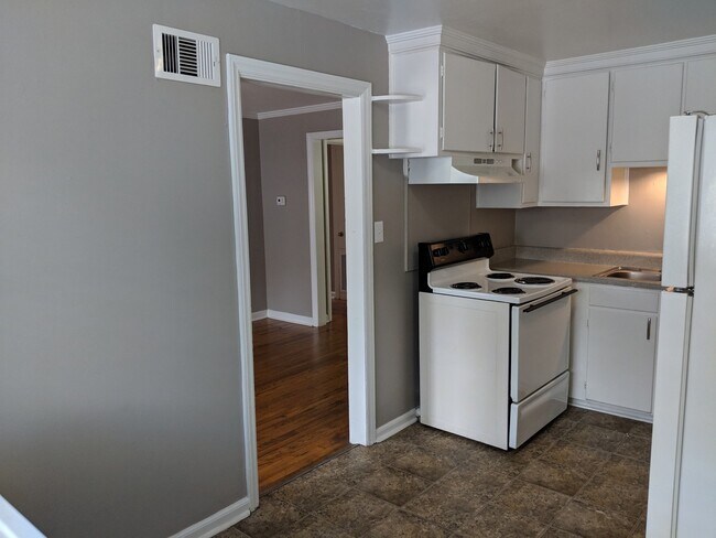 Building Photo - 44 Thackery Pl