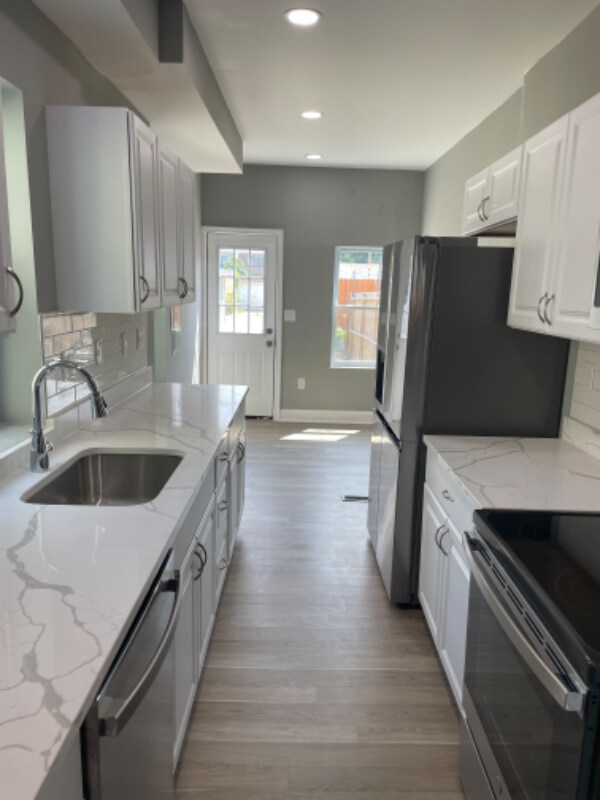 Building Photo - 3417 Chestnut Ave