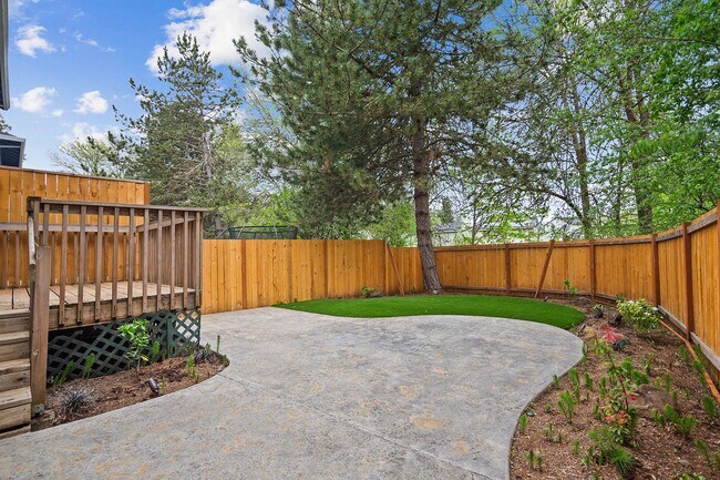 Building Photo - 6133SE