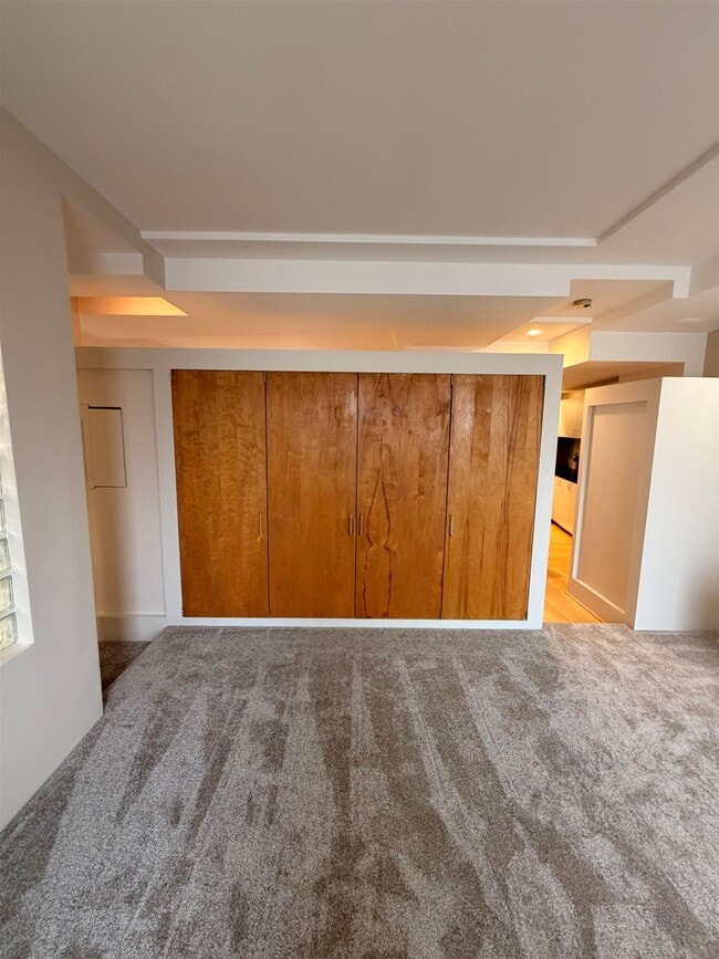 Building Photo - 401 State Street