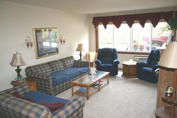 Interior Photo - Lyn Villa Apartments