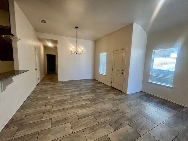 Building Photo - Escape the Ordinary in Viridian Townhomes!
