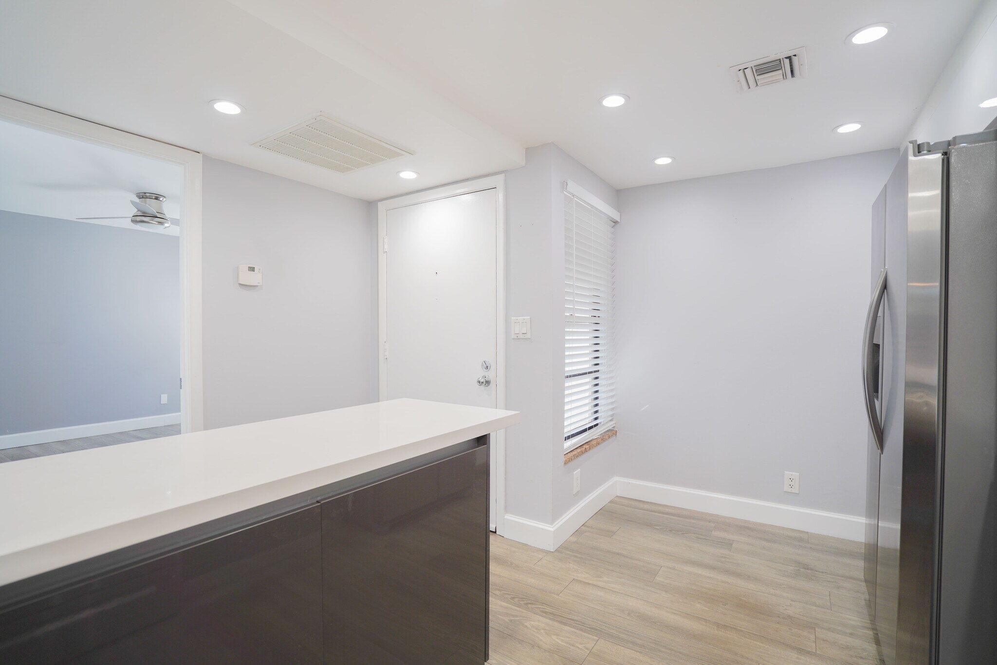 Building Photo - 7 Royal Palm Way