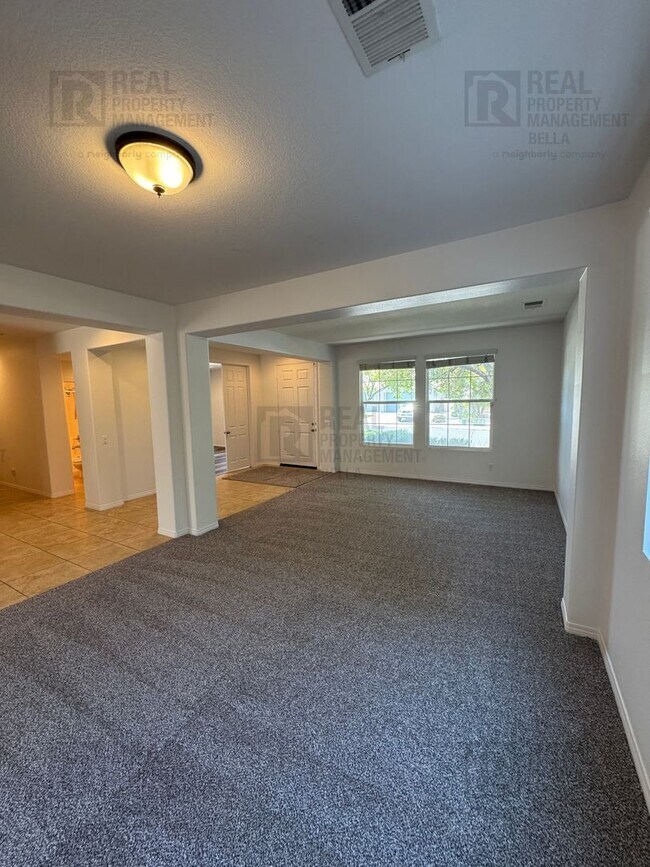 Building Photo - 34574 Black Cherry St