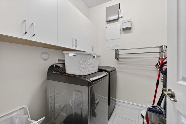 Building Photo - 13820 Imperial Topaz Trl