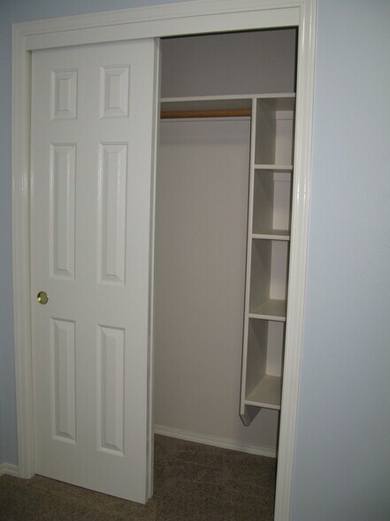 Building Photo - 2020 E Laguna Ave