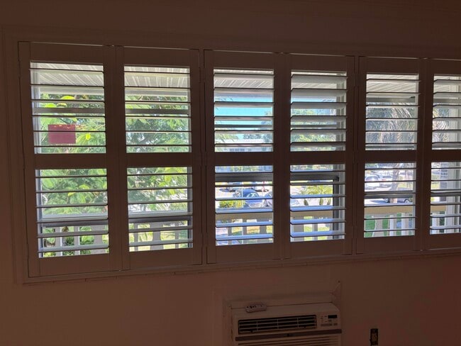 Building Photo - 87 Windsor D