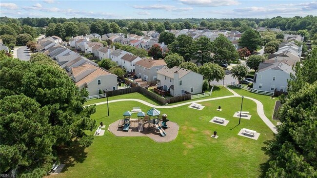 Building Photo - 148 Graystone Trce