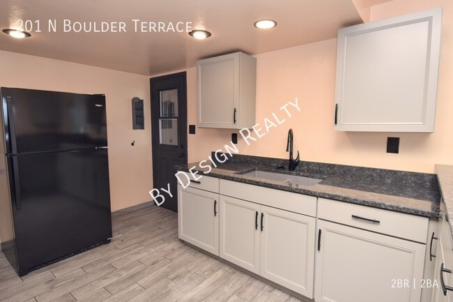 Building Photo - West Tucson Hillside 2 Bed 2 Bath SFR with...