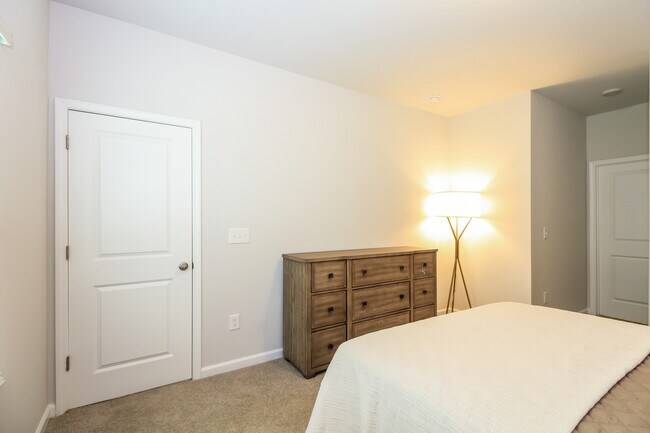 Building Photo - 7268 Bellacroft Dr