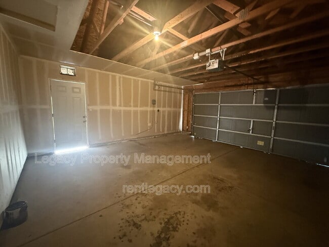 Building Photo - 4329 Middlebury Way