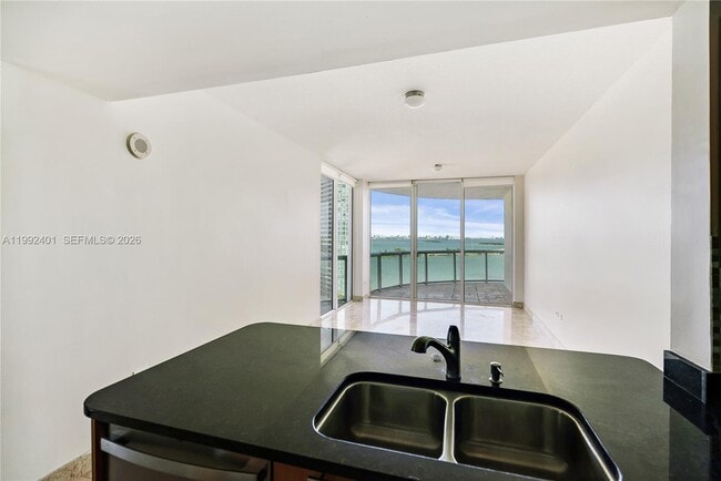 Building Photo - 480 NE 30th St