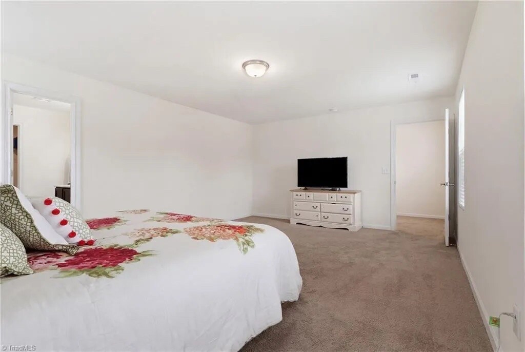 Building Photo - Room in House on Ransom Trace Ct