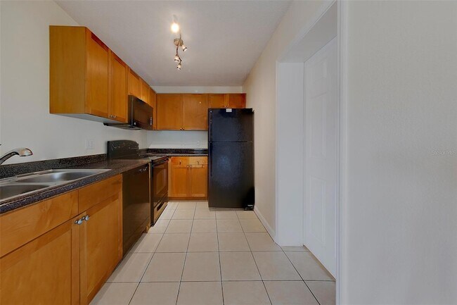 Building Photo - 222 Pompano Dr SE