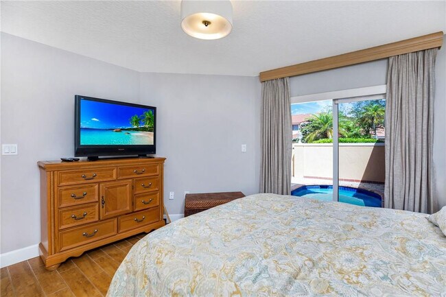 Building Photo - 4106 Carriage Dr