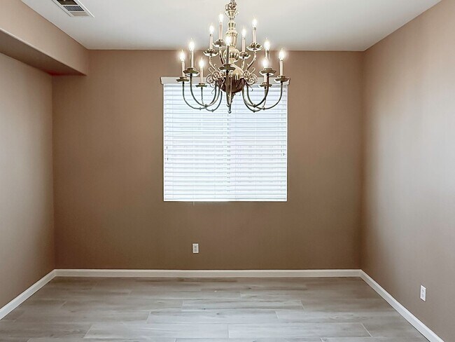 Building Photo - AVAILABLE NOW! 5 Bedroom, Cut-DeSac Home for Rent in a Beautiful, Murrieta Community!