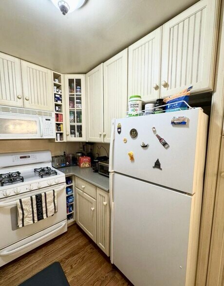 Building Photo - 1233 Island Dr