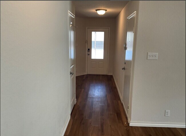 Building Photo - "Charming 4-Bedroom Home with Granite Elegance in San Antonio!"