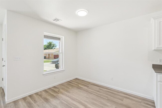 Building Photo - 8787 St George Way