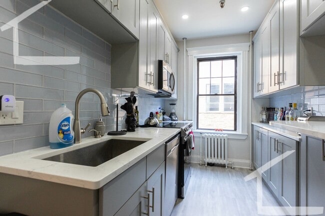 Building Photo - 368 Chestnut Hill Ave