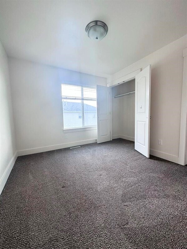 Building Photo - 2575 W 450 N