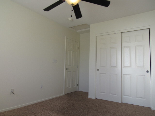 Building Photo - Great 2 Story Townhome in Gated Community!