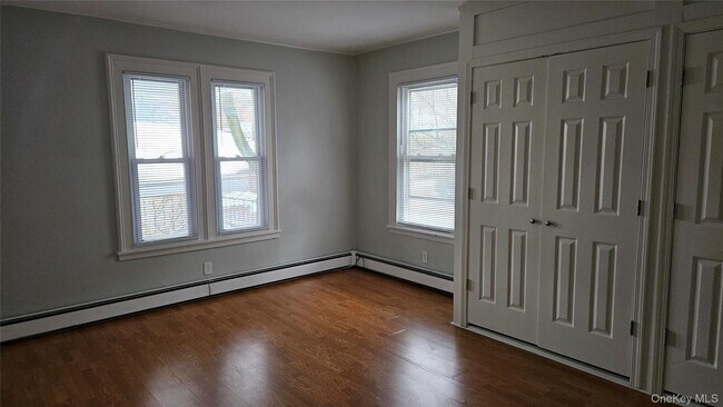 Building Photo - 192 Main St