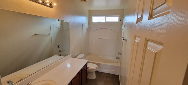 Building Photo - Copper Basin 3 bedroom 2.5 bath