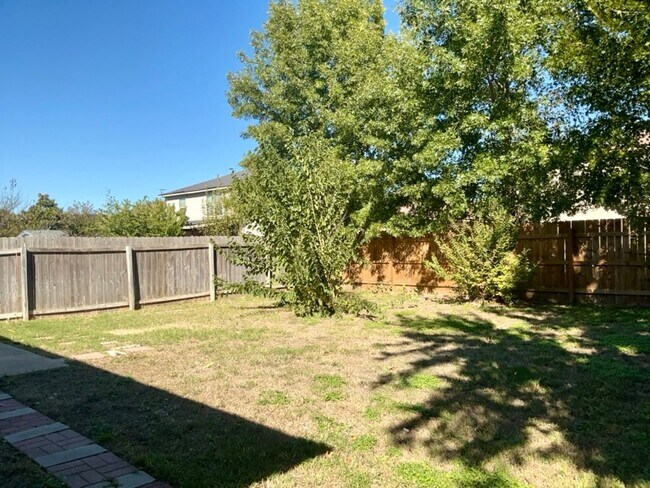 Building Photo - Adorable Move-In Ready 3/2 in Georgetown! ...