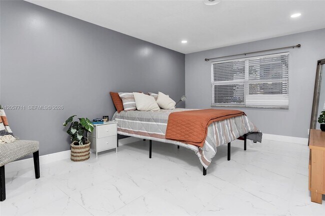 Building Photo - 3300 Spanish Moss Terrace