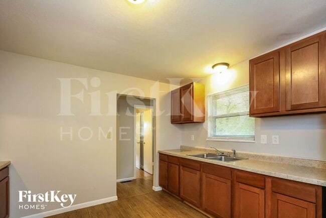 Building Photo - 8074 Hague Rd