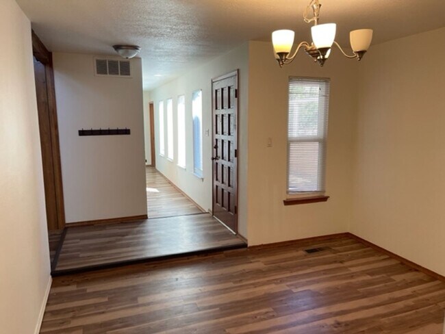 Building Photo - 2101 White Cloud St NE