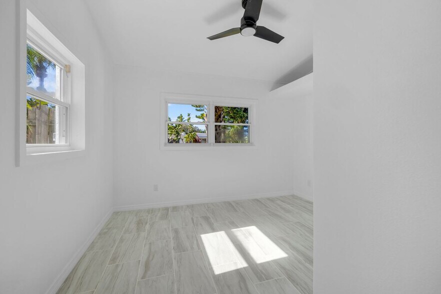 Building Photo - 2230 Sunset Ave