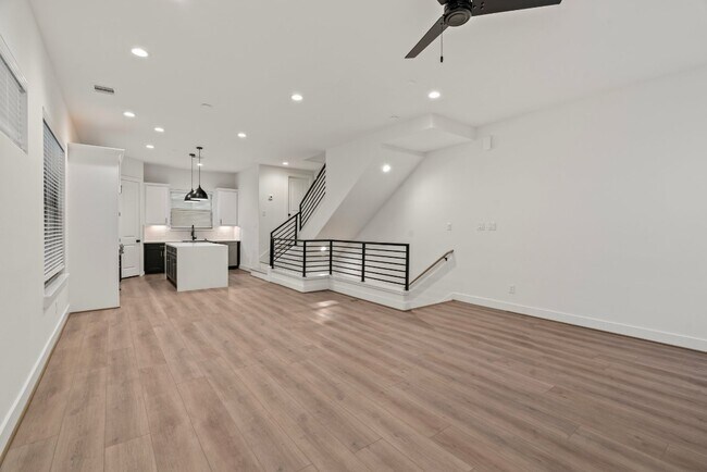 Building Photo - 816 Curtin St