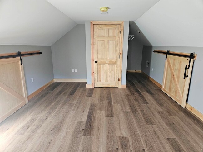 Building Photo - 19 Steele Dr