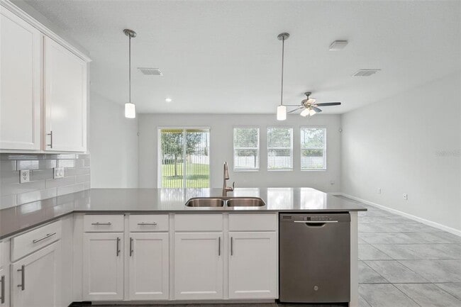 Building Photo - 9944 Red Eagle Dr