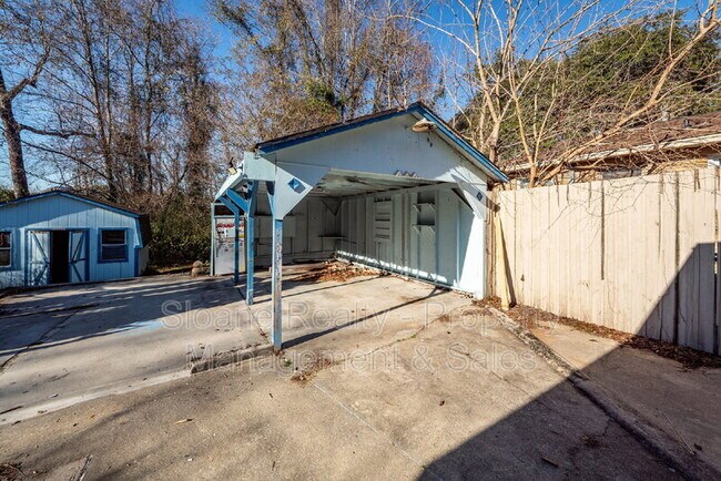 Building Photo - 1520 N Avalon Cir