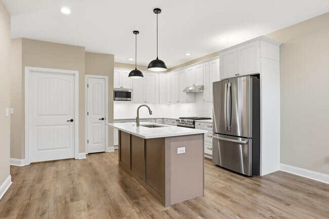 Building Photo - 238 Sugartree Ln