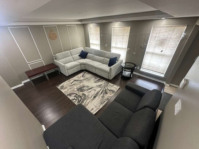 Building Photo - 22102 W Plymouth Cir