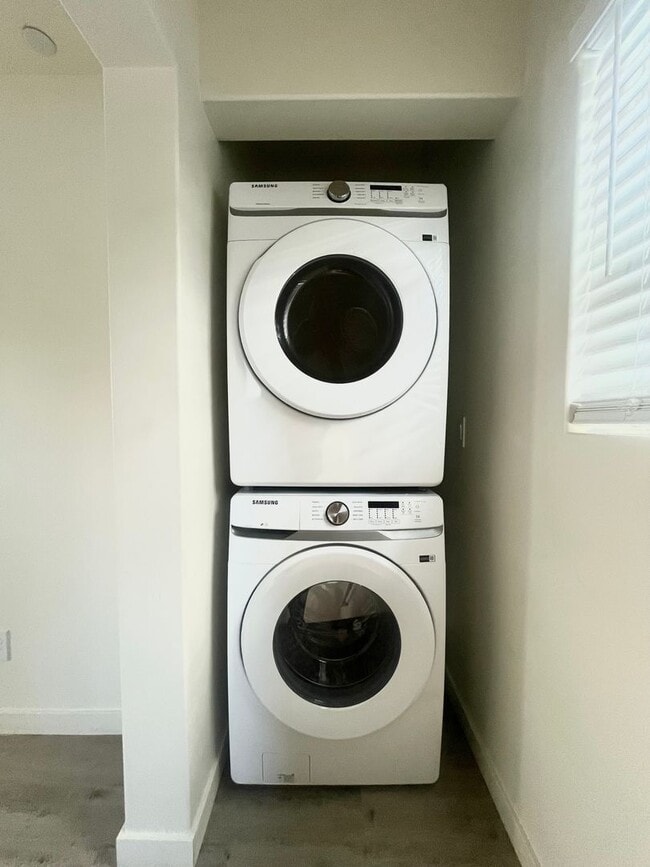 Building Photo - UPCOMING 3 BED 2 BATH HOME AVAILABLE 3/16/2026!!