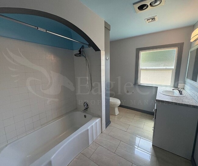 Building Photo - Two Bedroom House with Bonus Room Located ...