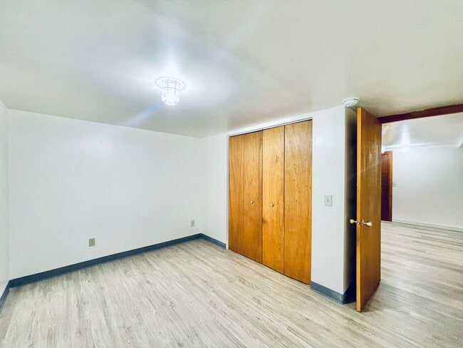 Building Photo - Cozy Seward Park Home with Large Yard!