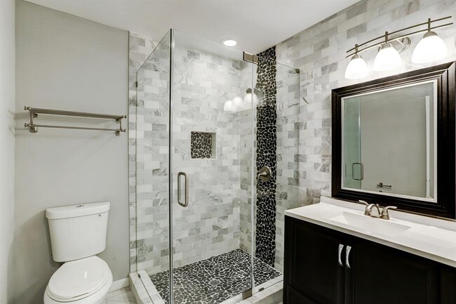Building Photo - 6634 Housman