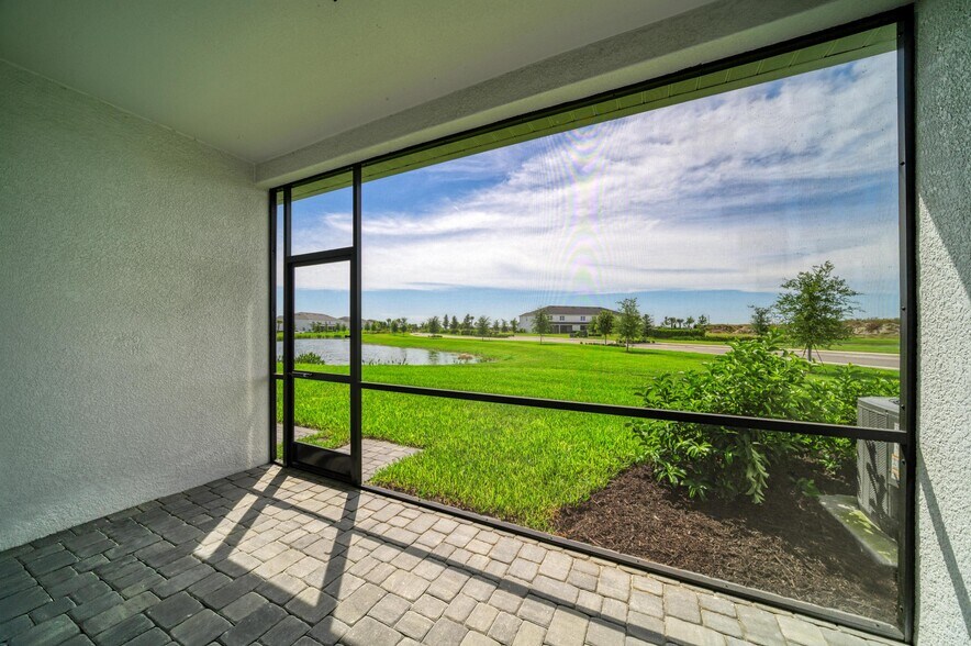 Building Photo - 2206 Washington Palm Ct