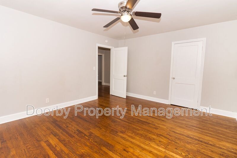 Building Photo - 124 S Seminole Dr